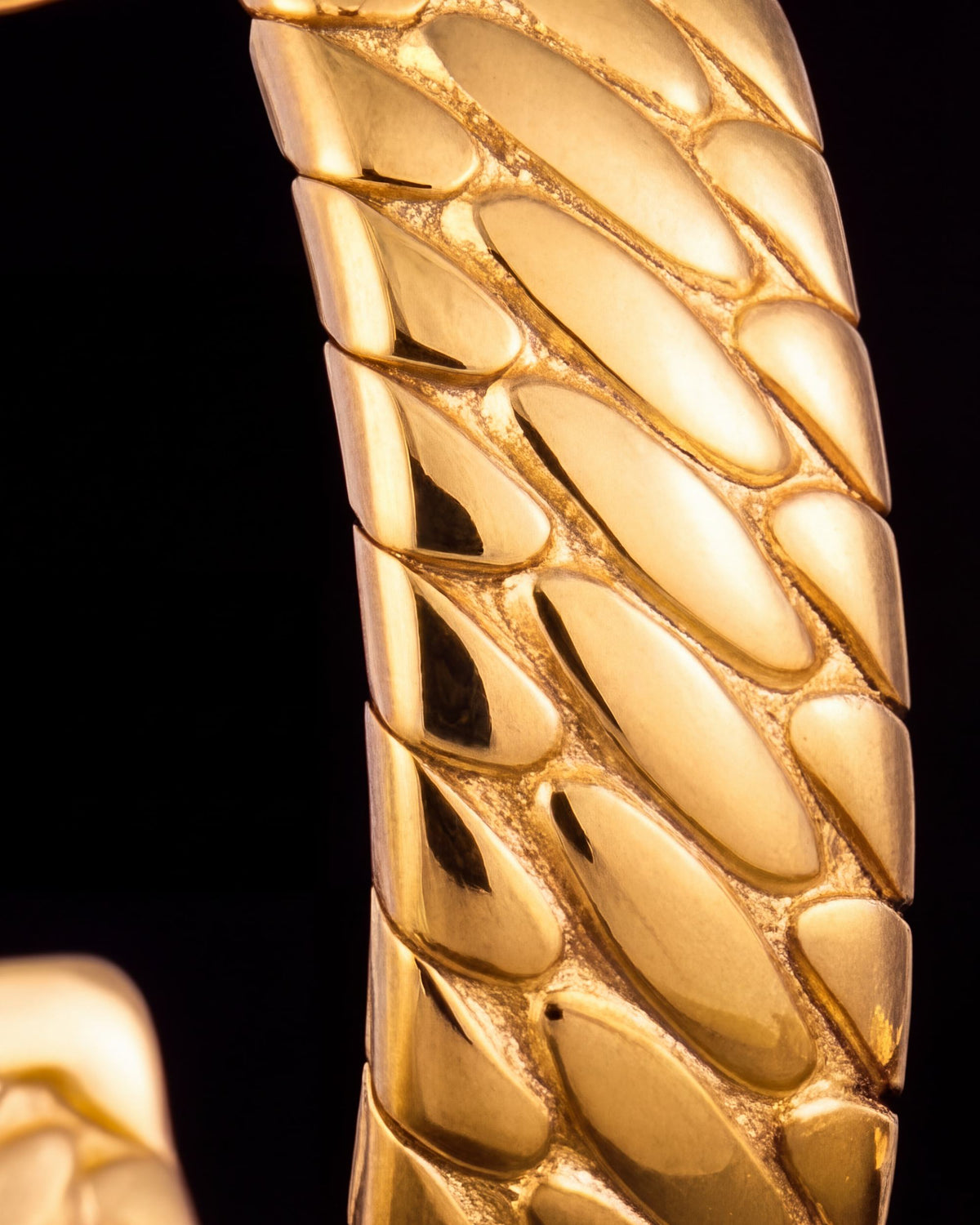 Serpent Scale Hoop Earrings - Gold