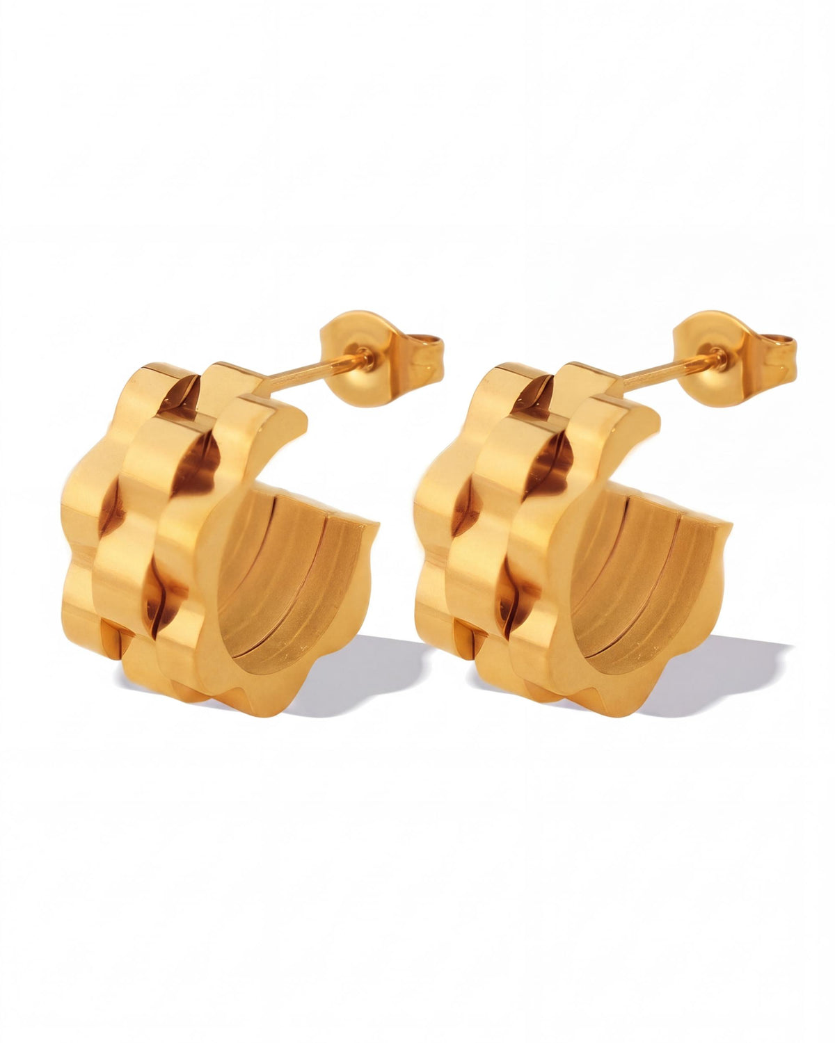 Strap Link Huggie Earrings - Gold