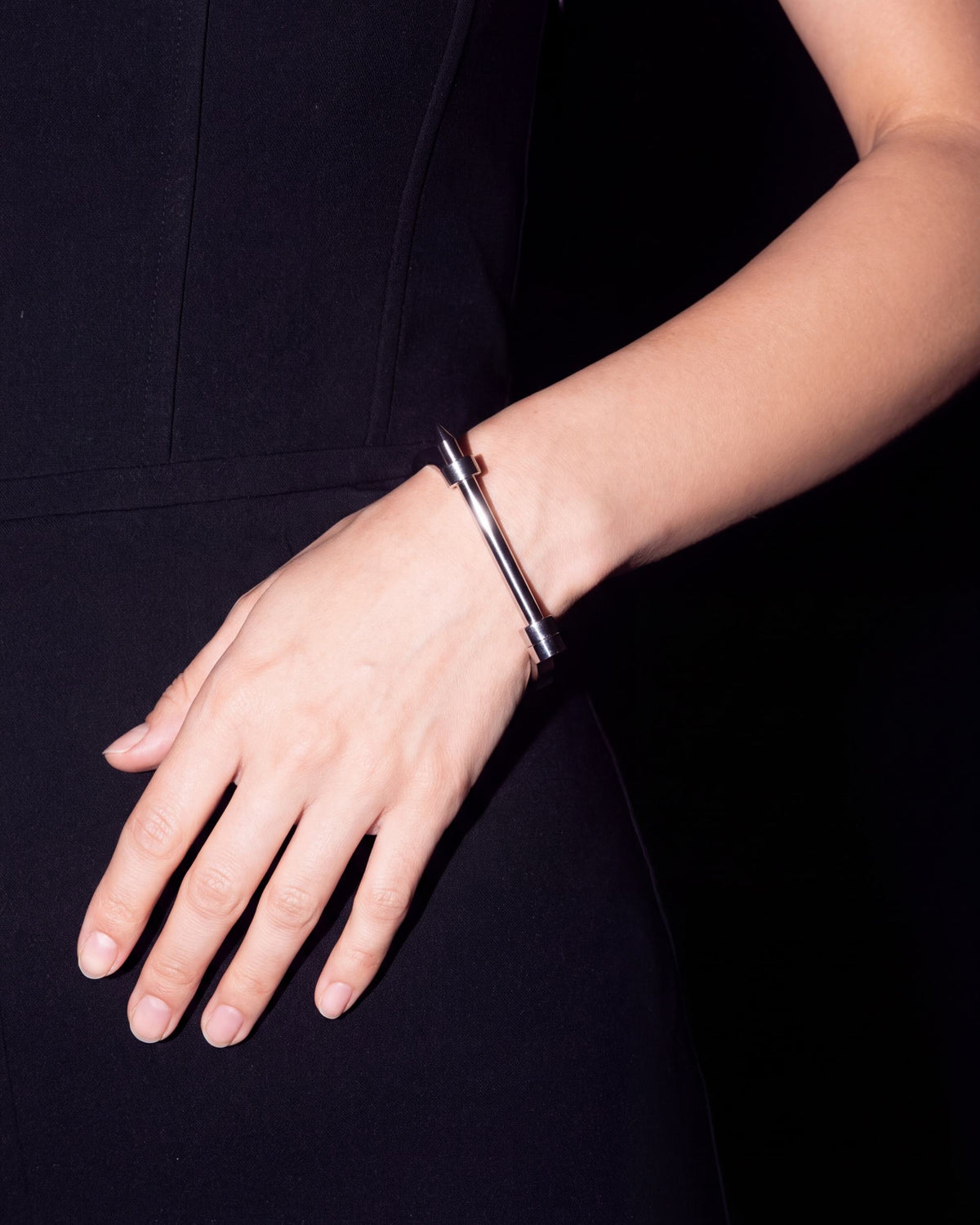 Screw Pin Shackle Bangle - Silver