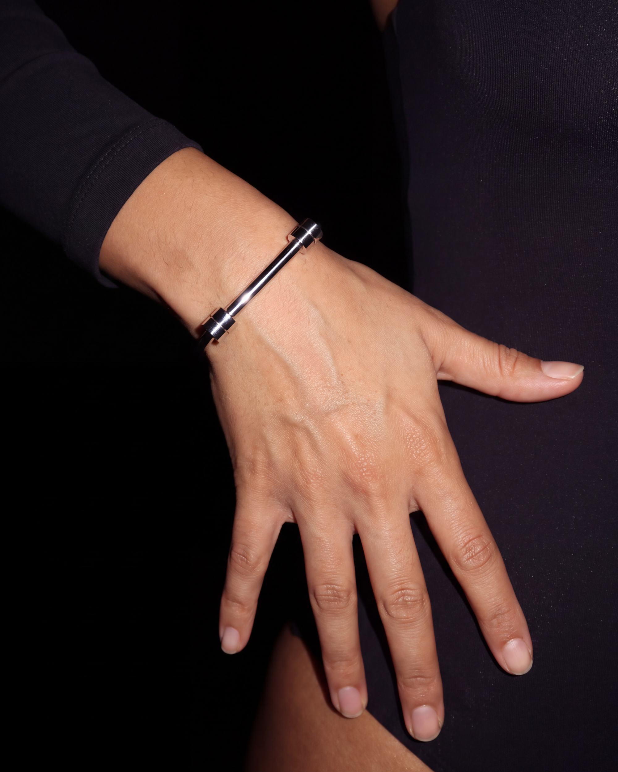 Shackle Bar Bangle - Silver